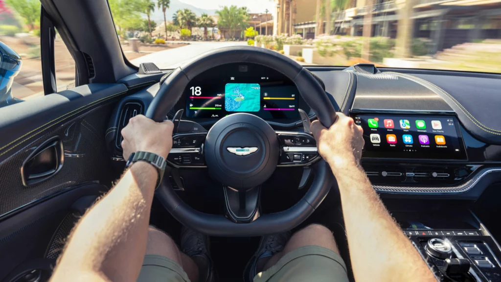 Apple CarPlay Ultra: The Full-Dashboard Takeover That’s Splitting the Auto Industry 1 CarPlay Ultra