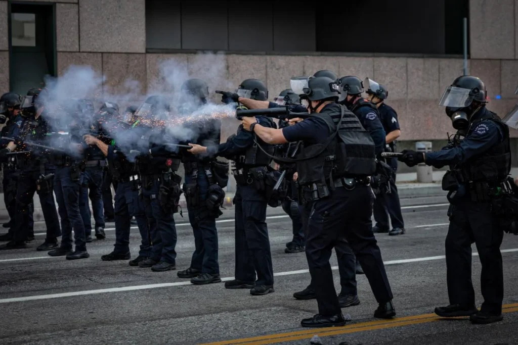 5 Key Effects of Trump's 2025 Los Angeles Immigration Raids 2 National Guard