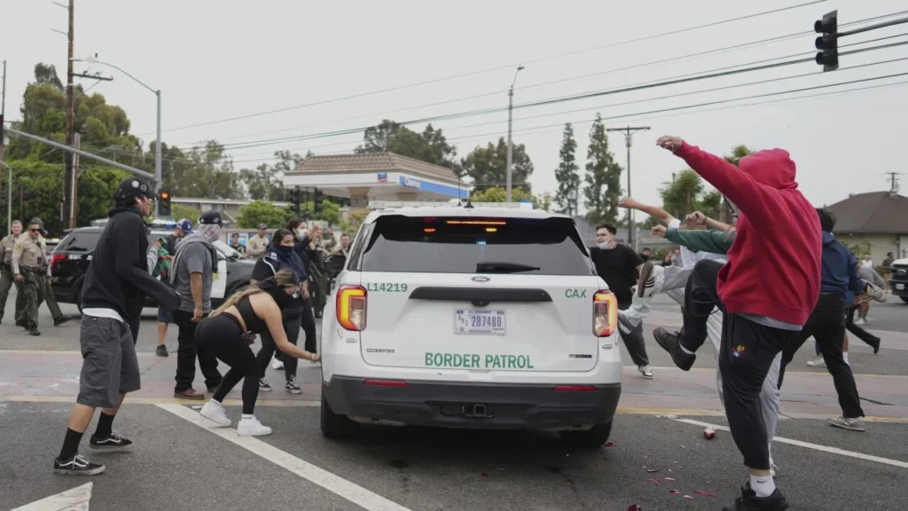 5 Key Effects of Trump's 2025 Los Angeles Immigration Raids 1 Protest